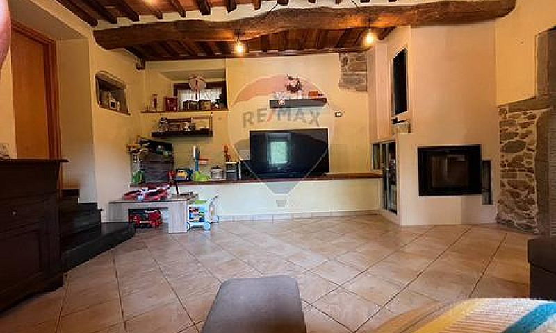 Porzione Di Casa - B...