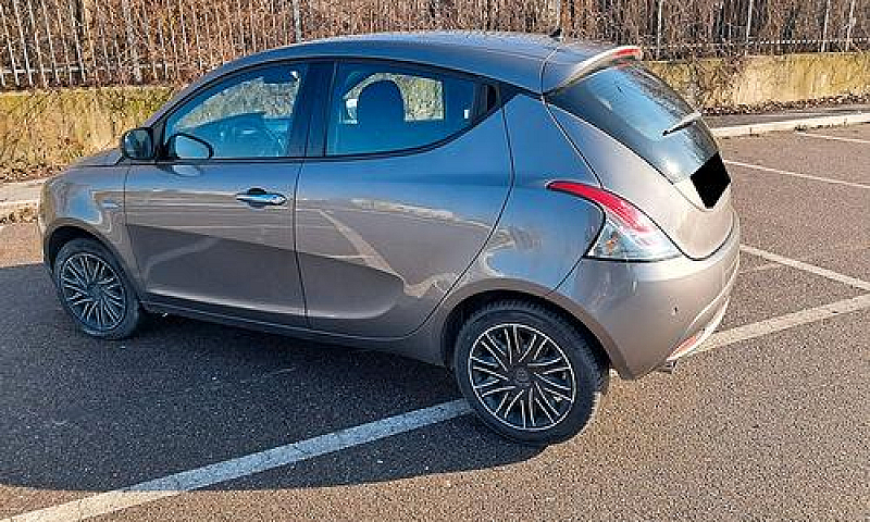 Lancia Ypsilon  1.2 ...