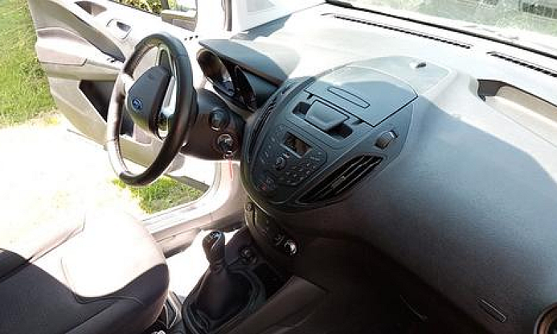 Ford Tourneo Courier...