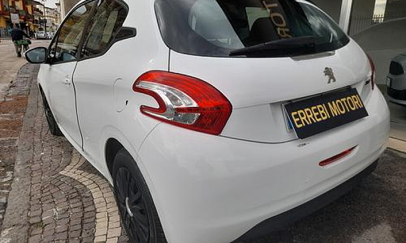 Peugeot 208 1.2 82 C...
