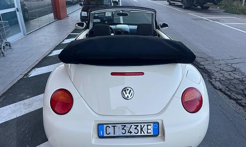 Volkswagen New Beetl...