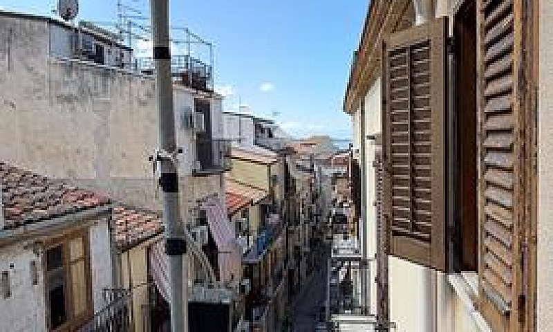 Bilocale In Centro S...
