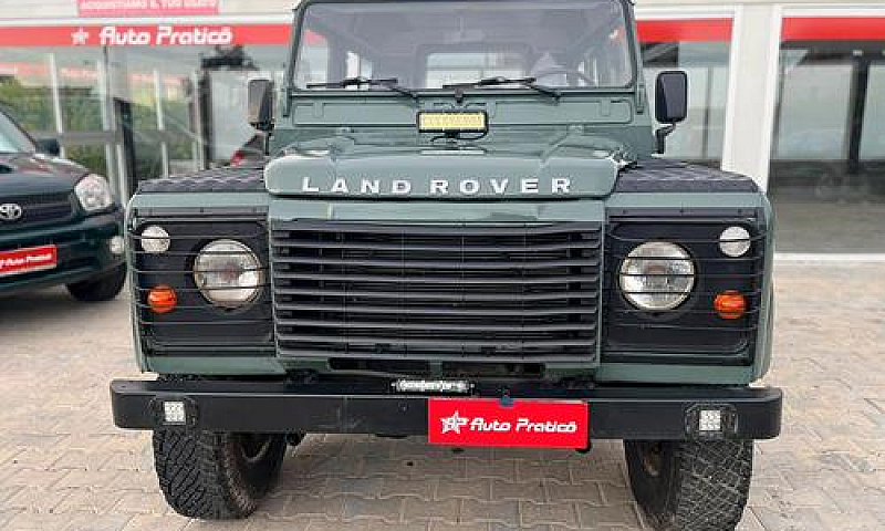 Land Rover Defender ...