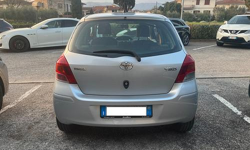 Toyota Yaris 1.0 5 P...
