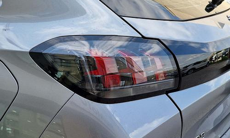 Peugeot 208 1.2 Pure...