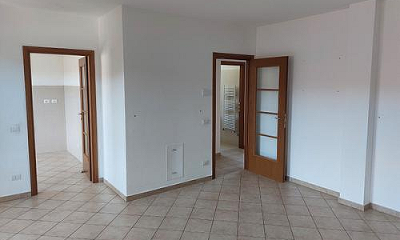 Appartamento Con Gar...