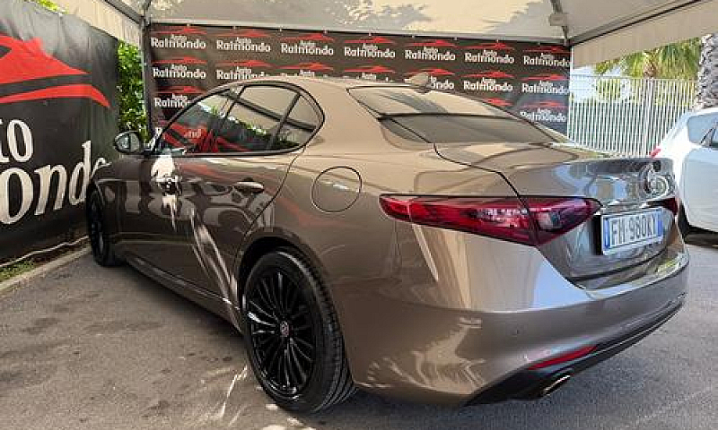 Alfa Romeo Giulia 2....