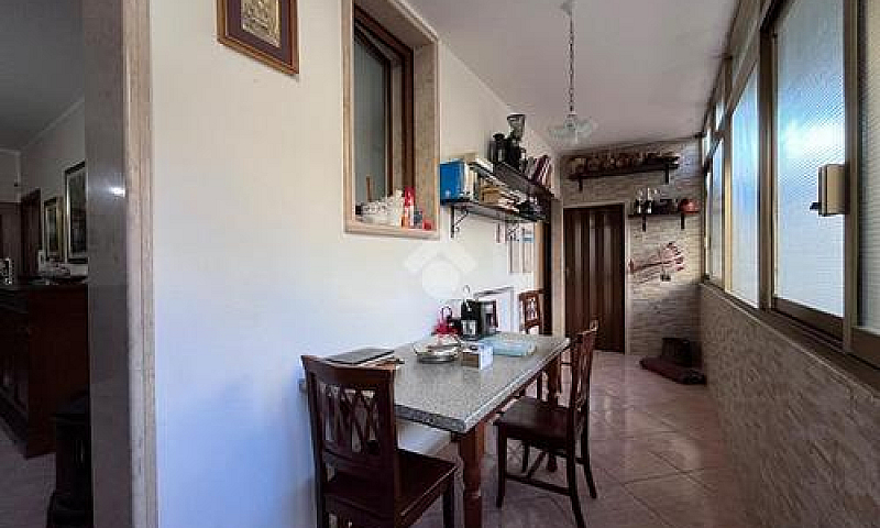 3 Locali A Mesagne...