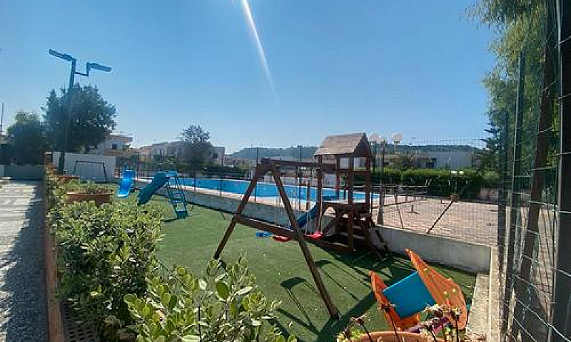 Trivani Con Veranda ...
