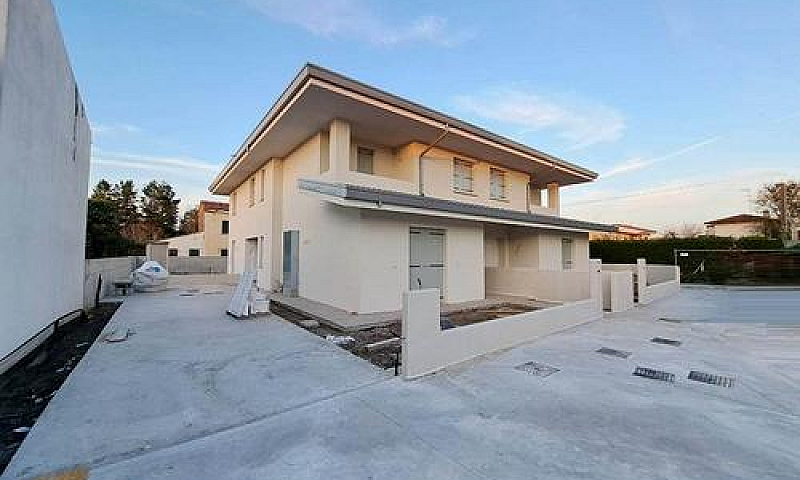 Villa A Schiera A Ro...