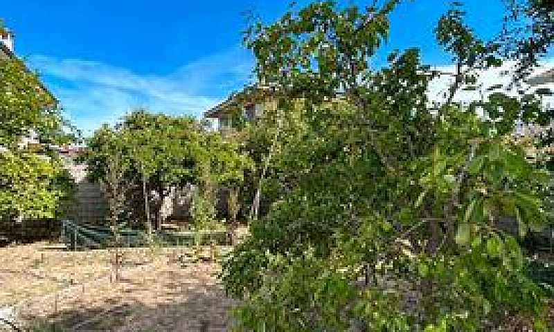 Villa Con Ampio Giar...