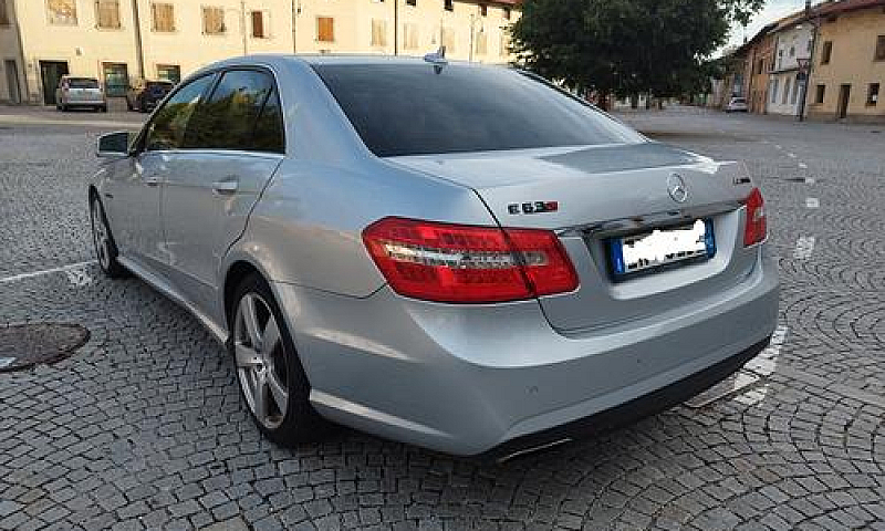 Mercedes E300...