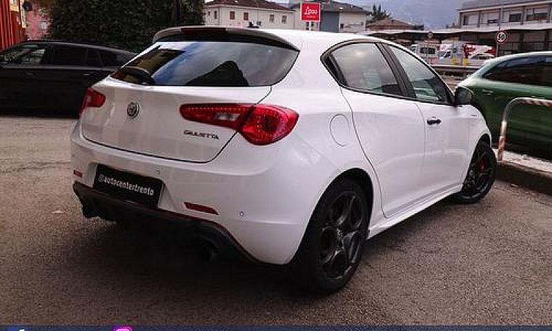 Alfa Romeo Giulietta...