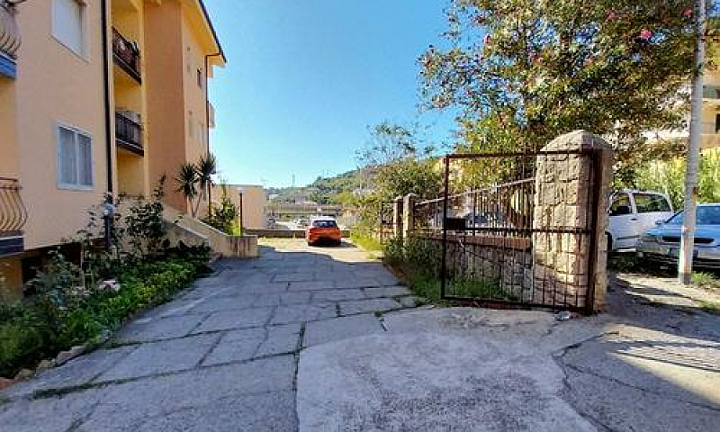 Appartamento A 600 M...