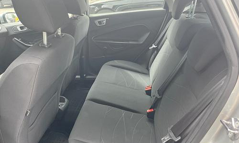 Ford Fiesta 1.5 Tdci...