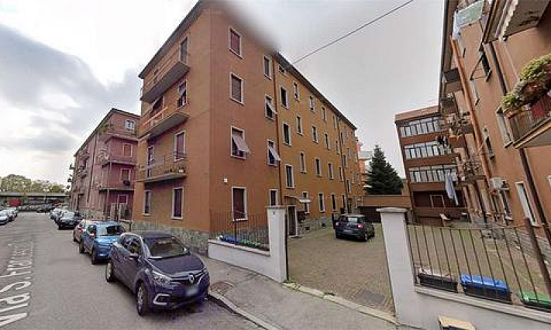 Trilocale A Monza...