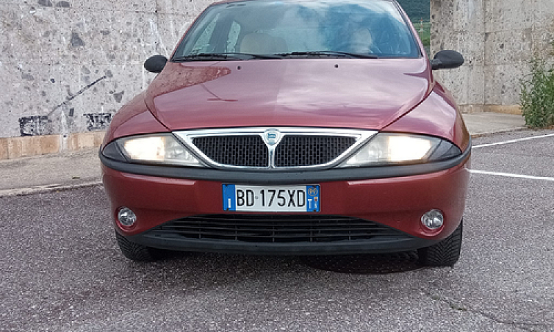 Lancia Ypsilon 1.1 B...
