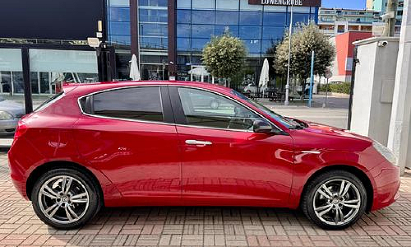 Alfa Romeo Giulietta...