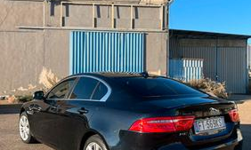 Jaguar Xe 2018...