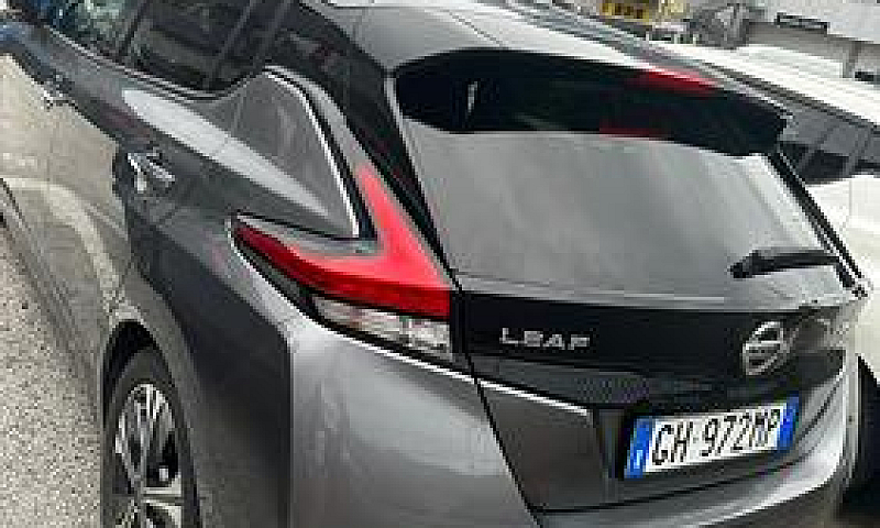 Vendo Nissan Leaf...