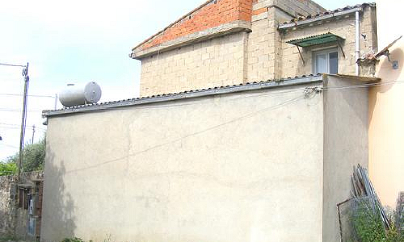 Casa Da Ristrutturar...