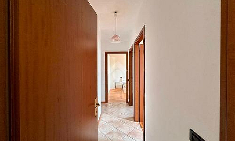 3 Locali A Asolo...