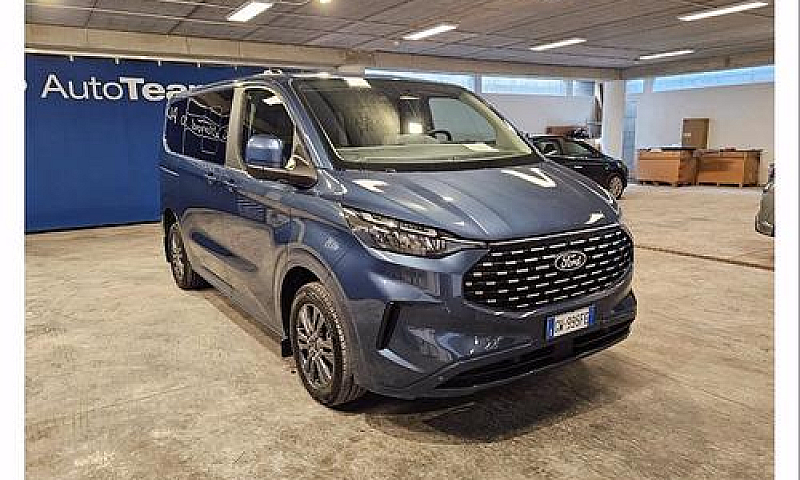 Ford Tourneo Custom...