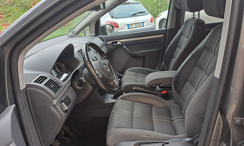 Volkswagen Touran...