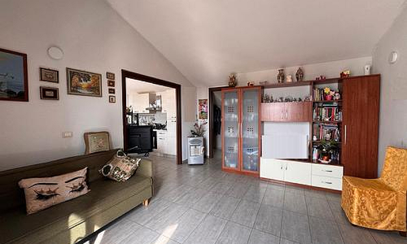 Appartamento In Un E...
