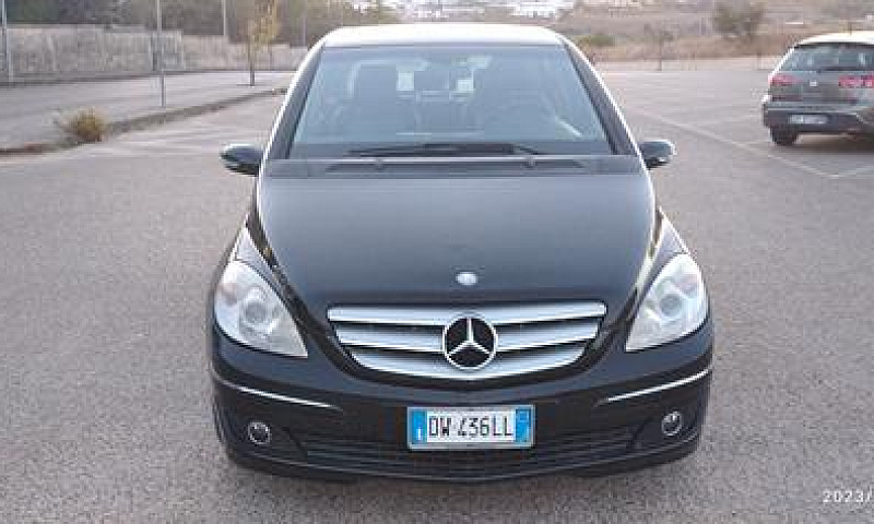 Auto Mercedes B180...