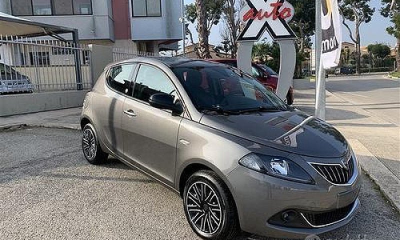 Lancia Ypsilon Gold ...