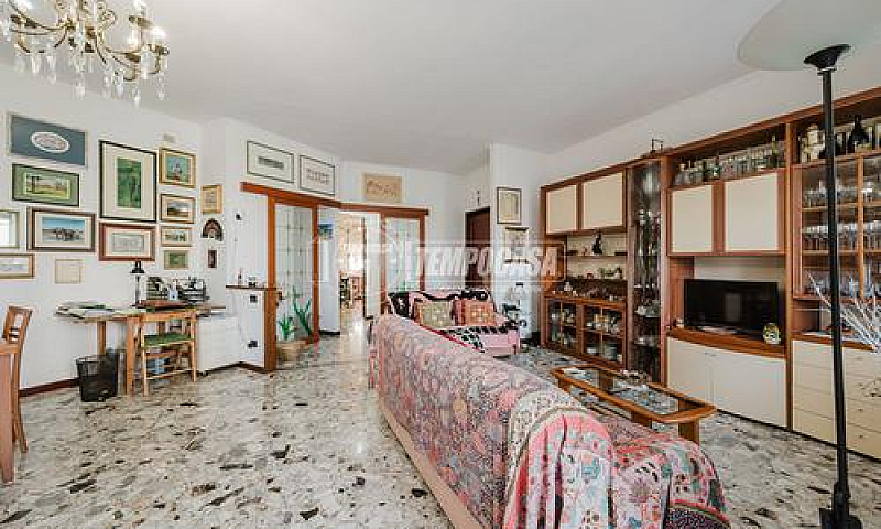 Piazza San Lorenzo: ...
