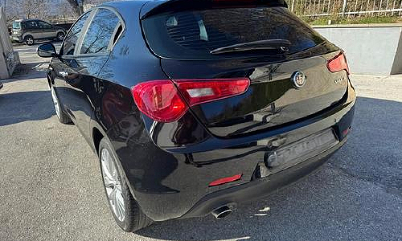 Alfa Romeo Giulietta...