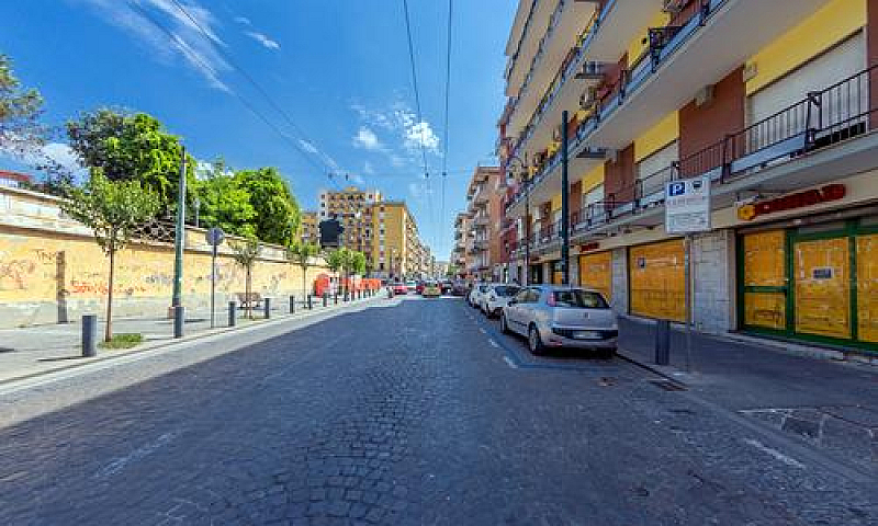 Appartamento Portici...