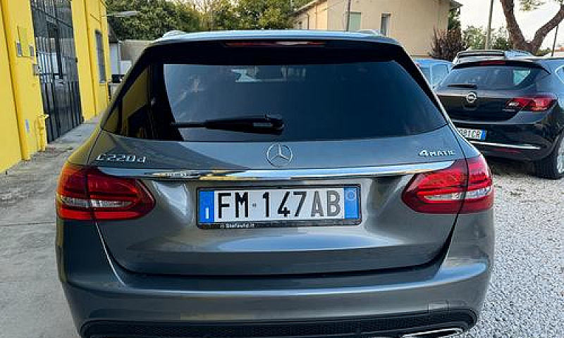 Mercedes-Benz C 220D...