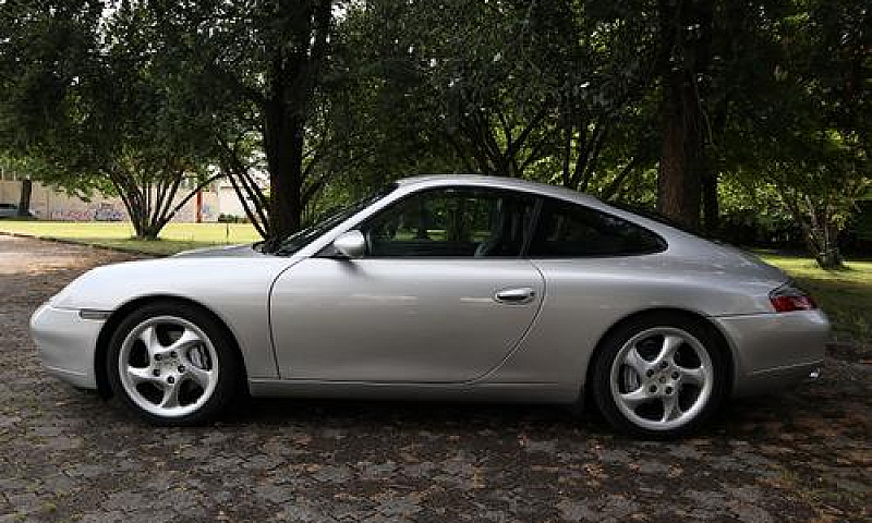 Porsche 911 Carrera ...