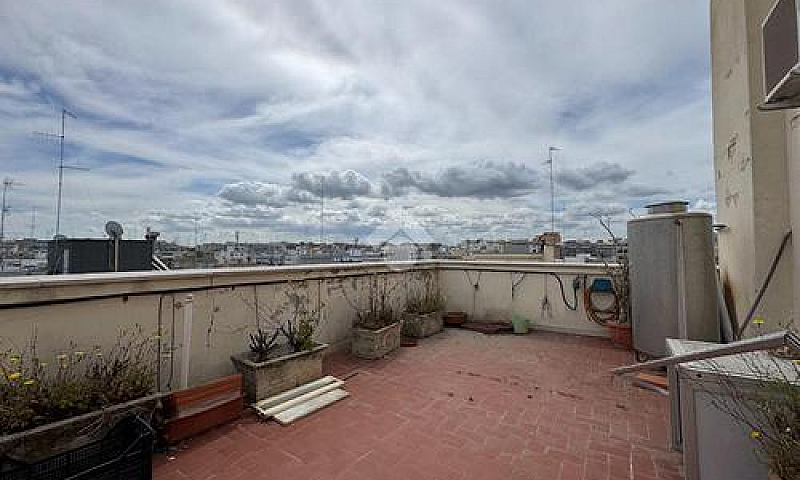 5 Locali A Bari...