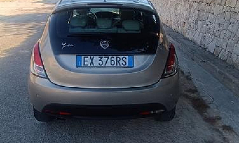 Lancia Ypsilon 1.2 6...