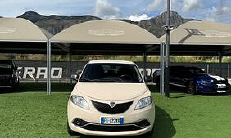 Lancia Ypsilon 1.2 6...