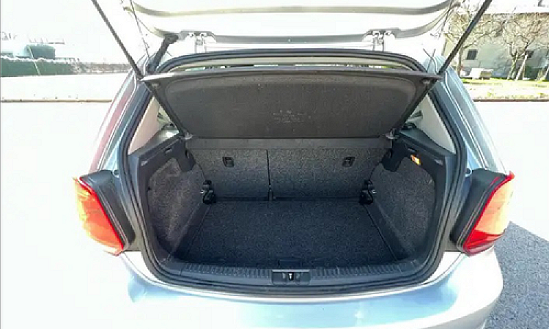 Volkwagen Polo Confo...