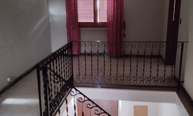Casa Indipendente Su...