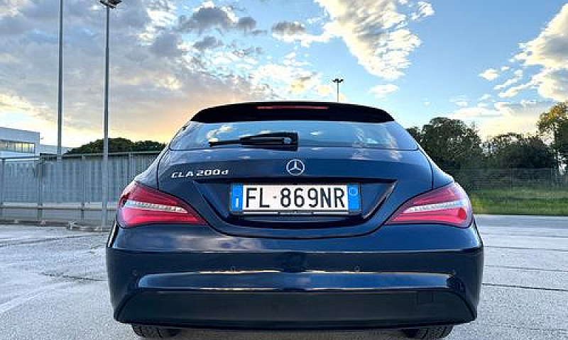 Mercedes Cla 200D S....