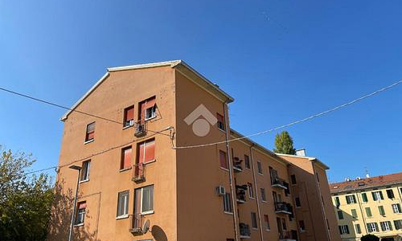 2 Locali A Parma...