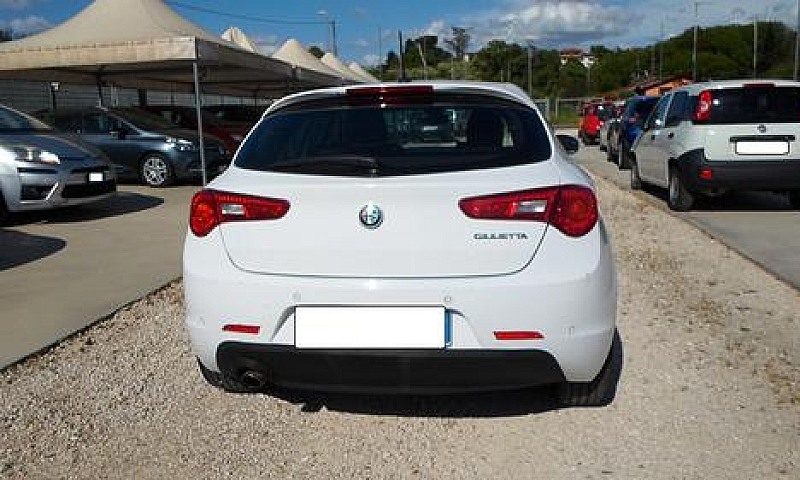 Alfa Romeo Giulietta...