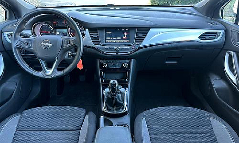 Opel Astra 5P 1.2T E...
