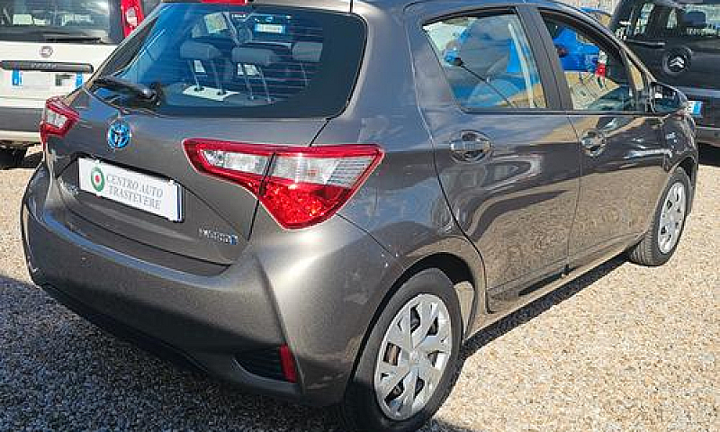 Toyota Yaris 1.5 Hyb...