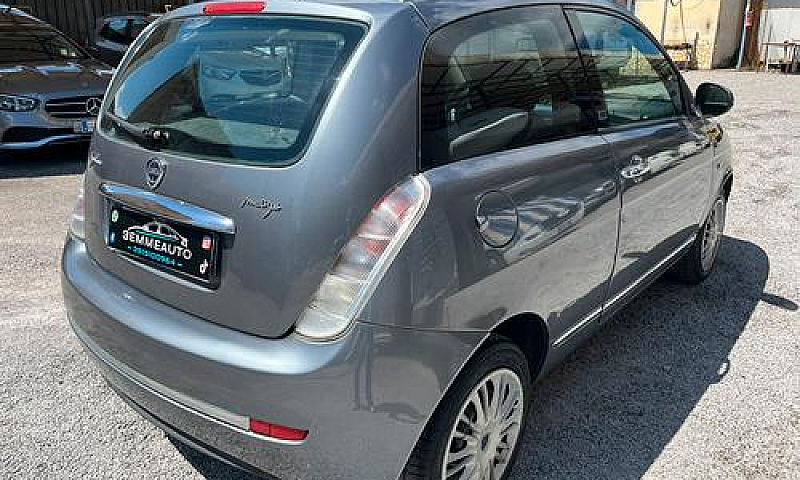 Lancia Ypsilon 1.3 M...