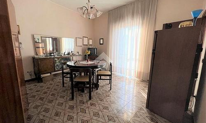2 Locali A Barletta...