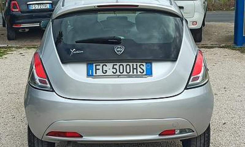 Lancia Ypsilon 1.2 6...