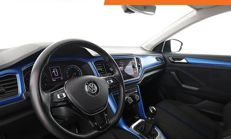 Volkswagen T-Roc Gv8...